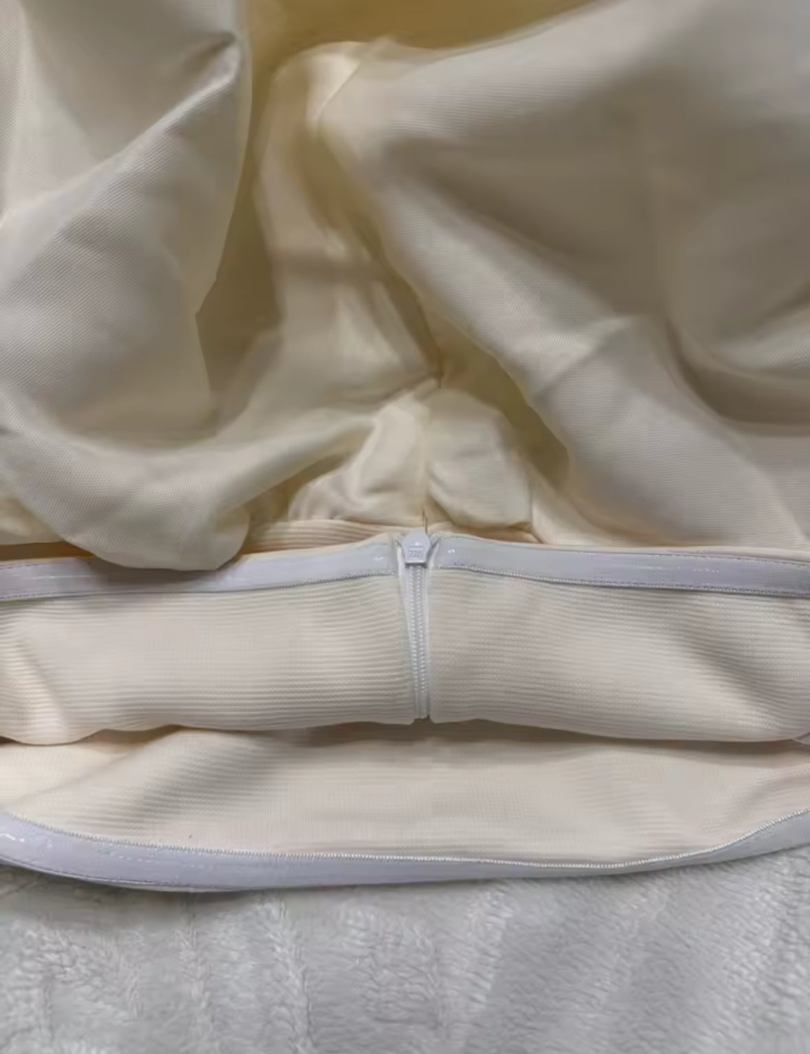 Top Nube estilo "Bubble hem"