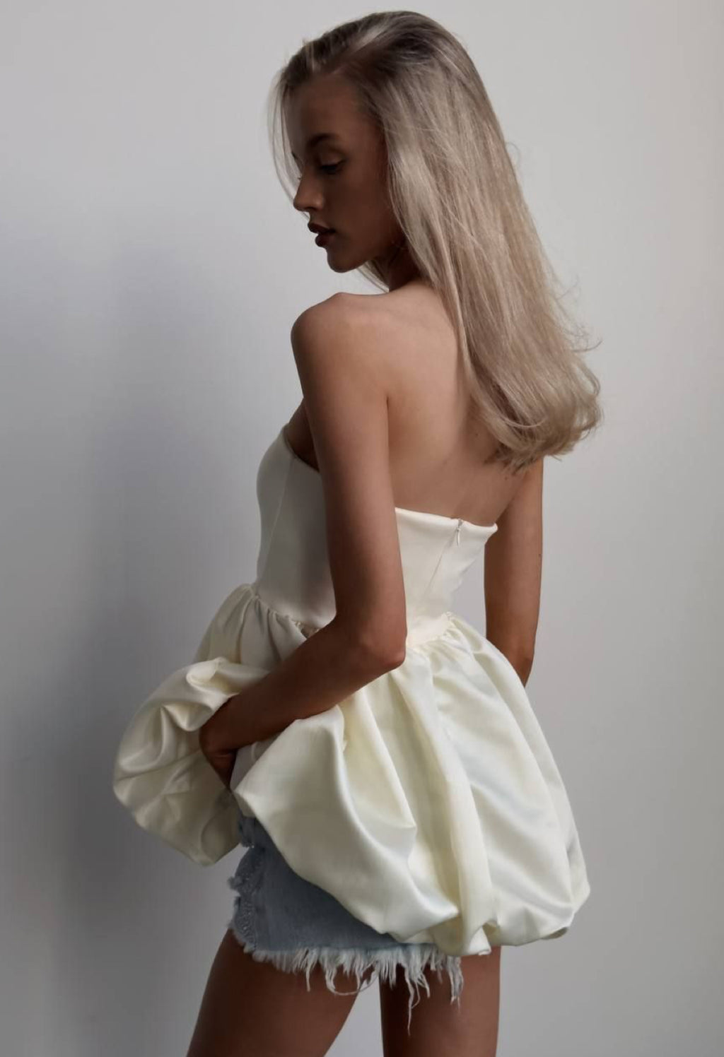 Top Nube estilo "Bubble hem"